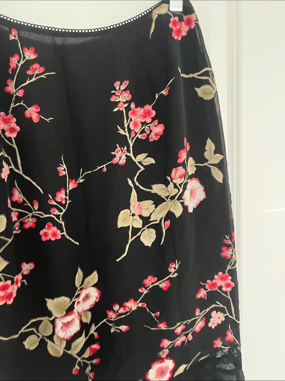 Spenser Jeremy Black Midi Skirt with Pink Floral Print - Picture 8 of 9